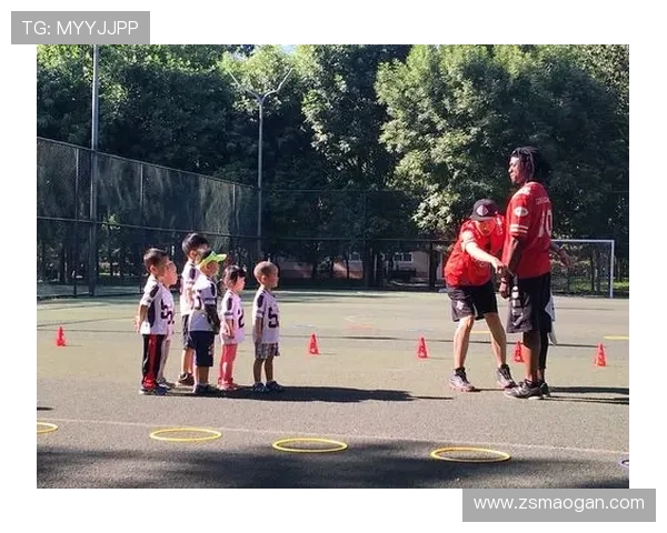 身高优势助力球场表现解析身高较高足球明星的成功之道与影响力 身高优势助力球场表现解析身高较高足球明星的成功之道与影响力