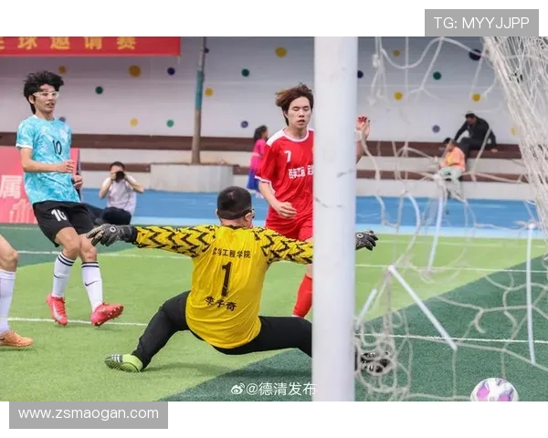 足球明星热舞锅庄视频引发热议展现传统文化魅力与运动激情结合 足球明星热舞锅庄视频引发热议展现传统文化魅力与运动激情结合