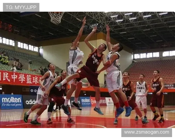 重庆篮球队的包夹战术解析与深度剖析篮球场上的团队配合与策略运用 重庆篮球队的包夹战术解析与深度剖析篮球场上的团队配合与策略运用